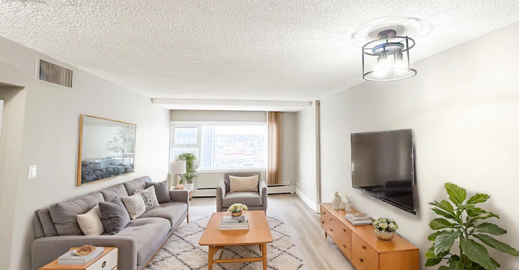10020 103 Avenue NW, Edmonton, AB, T5J 0G8 - 19