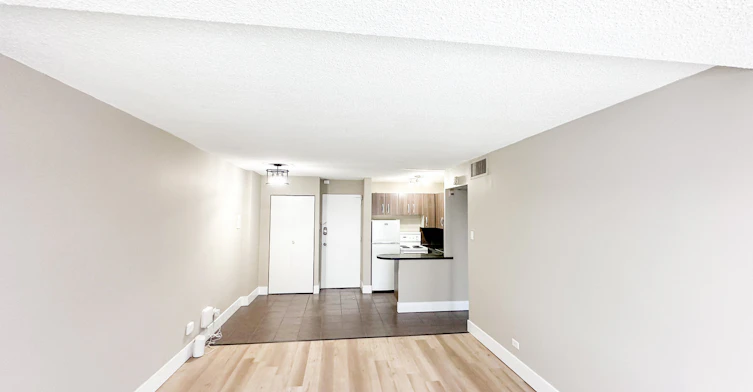 10020 103 Avenue NW, Edmonton, AB, T5J 0G8 - 14
