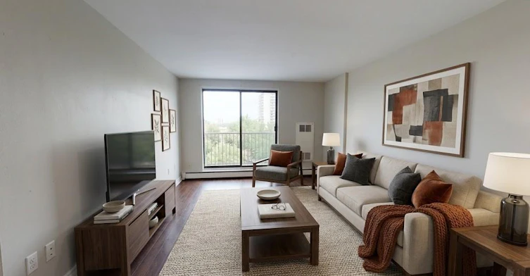 470 Dundas Street, London, ON, N6B 1W3 - 2