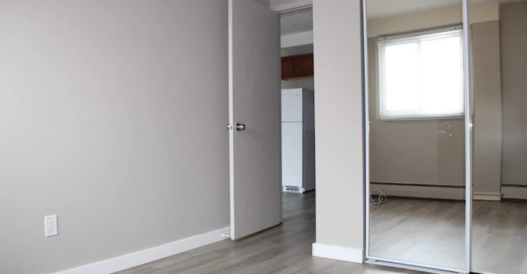 127 13 Avenue SW, Calgary, AB, T2R 0J9 - 28