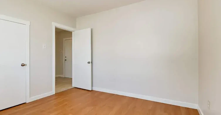 5-10828 97 Street NW, Edmonton, AB, T5H 2M3 - 8