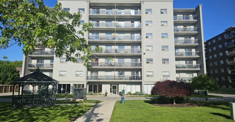 6563 Drummond Road, Niagara Falls, ON, L2G 4N4 - 5