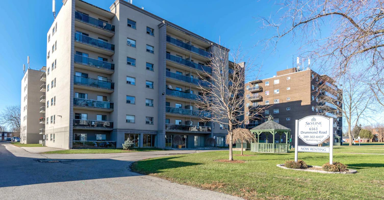 6563 Drummond Road, Niagara Falls, ON, L2G 4N4 - 3