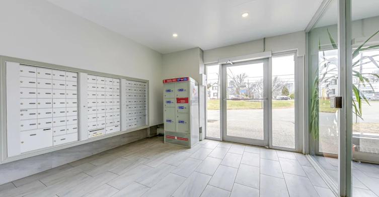 6563 Drummond Road, Niagara Falls, ON, L2G 4N4 - 6