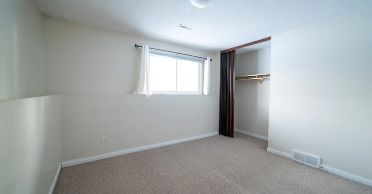 8712 76 Avenue, Edmonton, AB, T6C 0J5 - 10