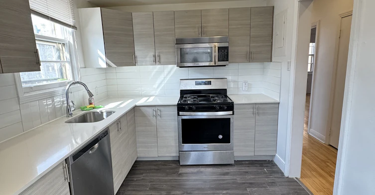 23-6645 Terrebonne, Montréal, QC, H4B 1B5