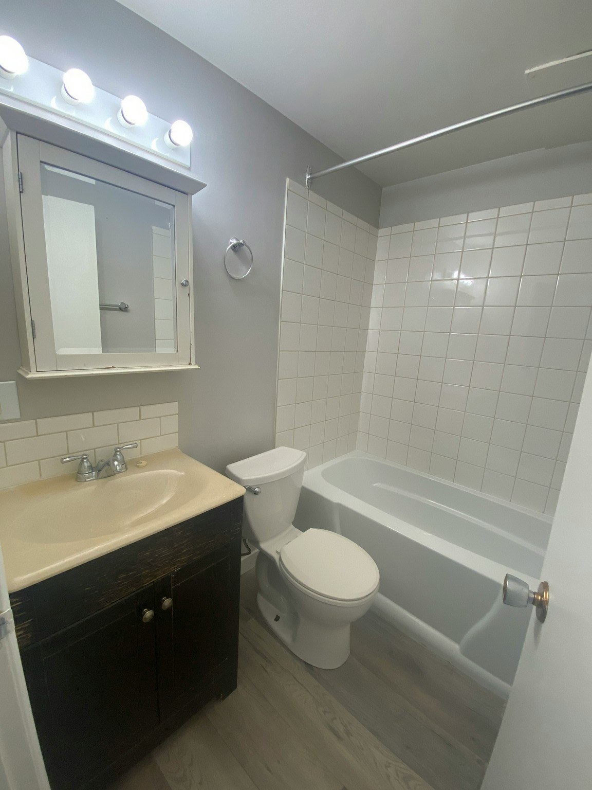10-10227 119th Street NW, Edmonton, AB, T5K 1Z3 - 4