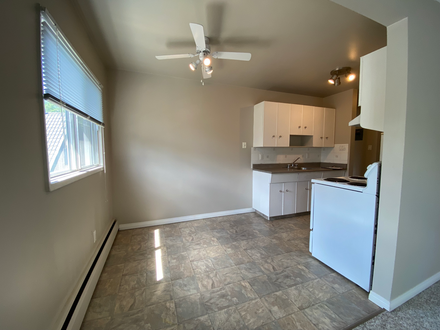 15-10227 119th Street NW, Edmonton, AB, T5K 1Z3 - 4