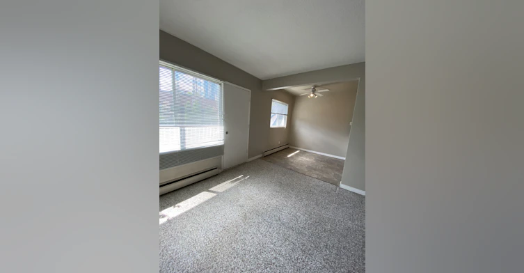 19-10227 119th Street NW, Edmonton, AB, T5K 1Z3 - 4
