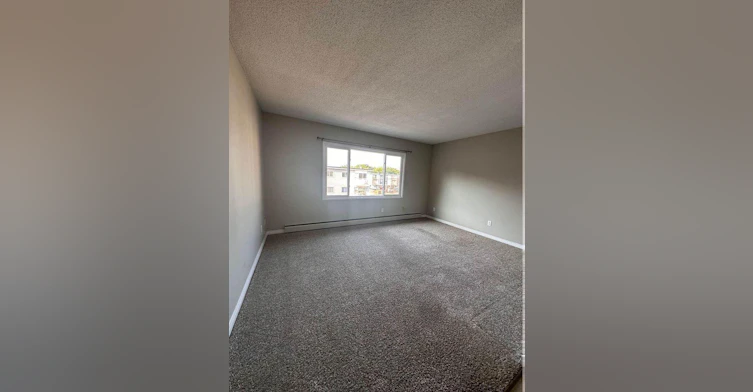 19-10227 119th Street NW, Edmonton, AB, T5K 1Z3 - 2