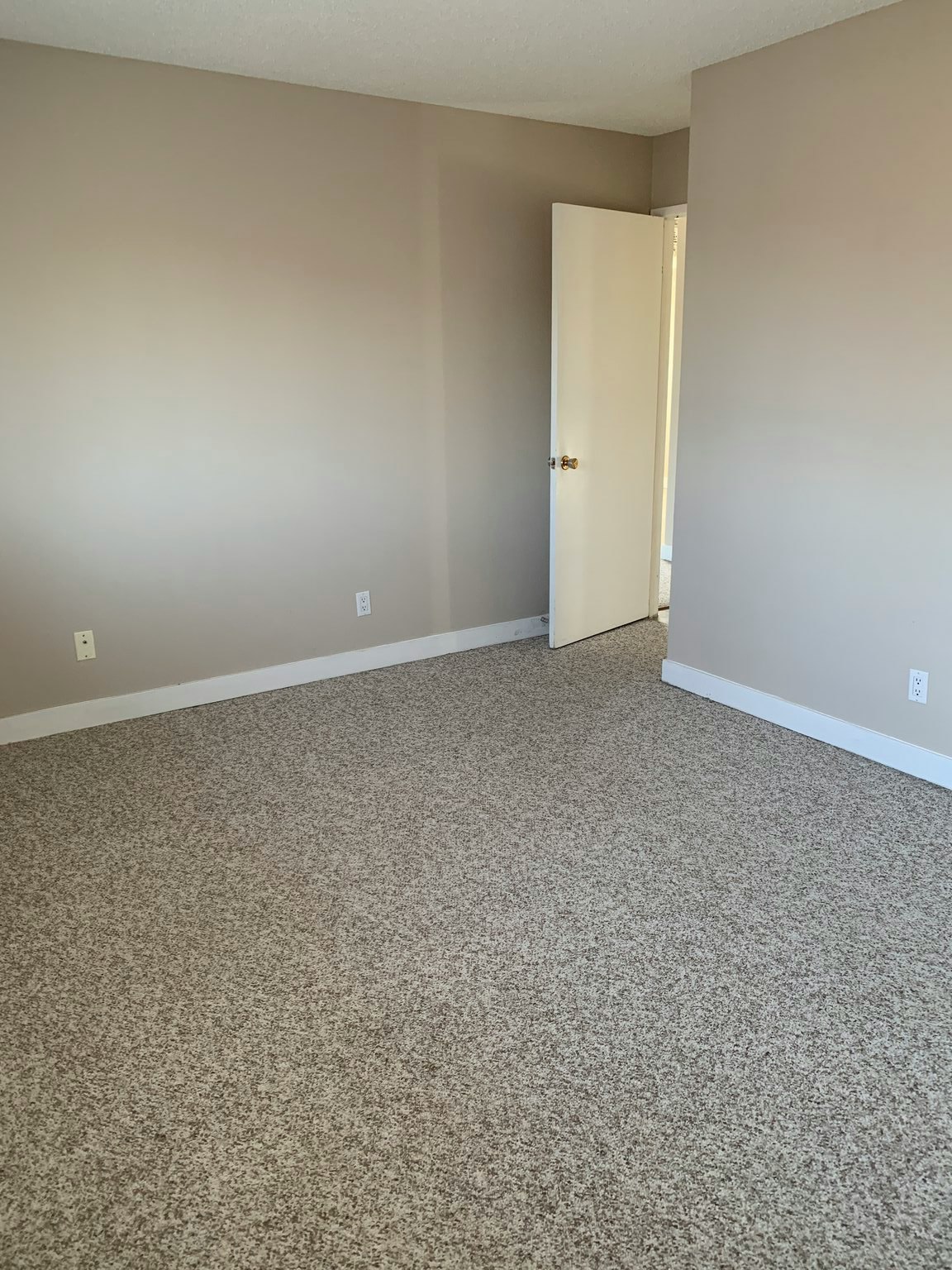 404-10310 122nd Street NW, Edmonton, AB, T5N 1M2 - 5