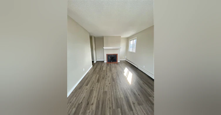 407-10310 122nd Street NW, Edmonton, AB, T5N 1M2 - 2