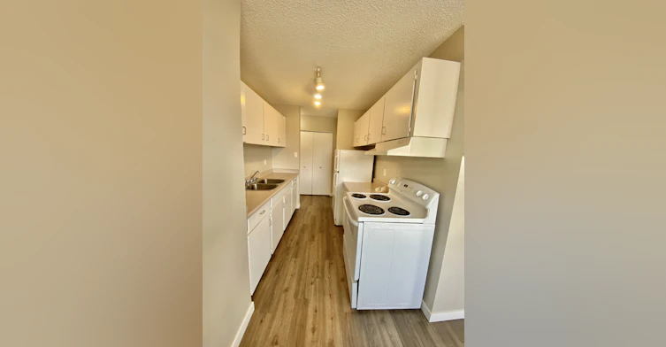 407-10310 122nd Street NW, Edmonton, AB, T5N 1M2 - 5