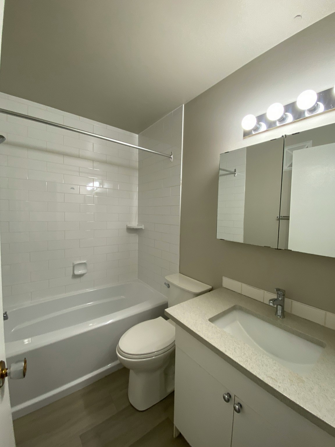 7-10335 123rd Street NW, Edmonton, AB, T5N 1N5 - 7