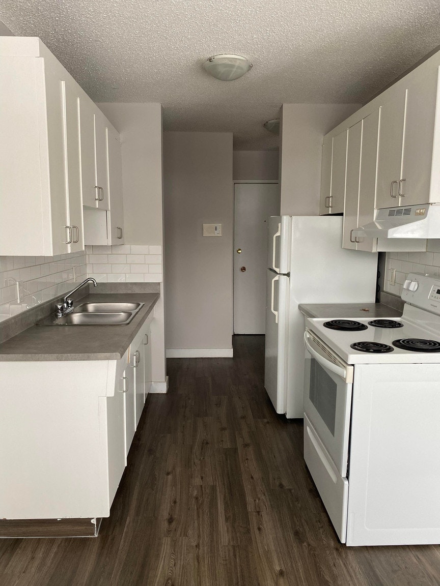 38-10987 127th Street NW, Edmonton, AB, T5M 0T1