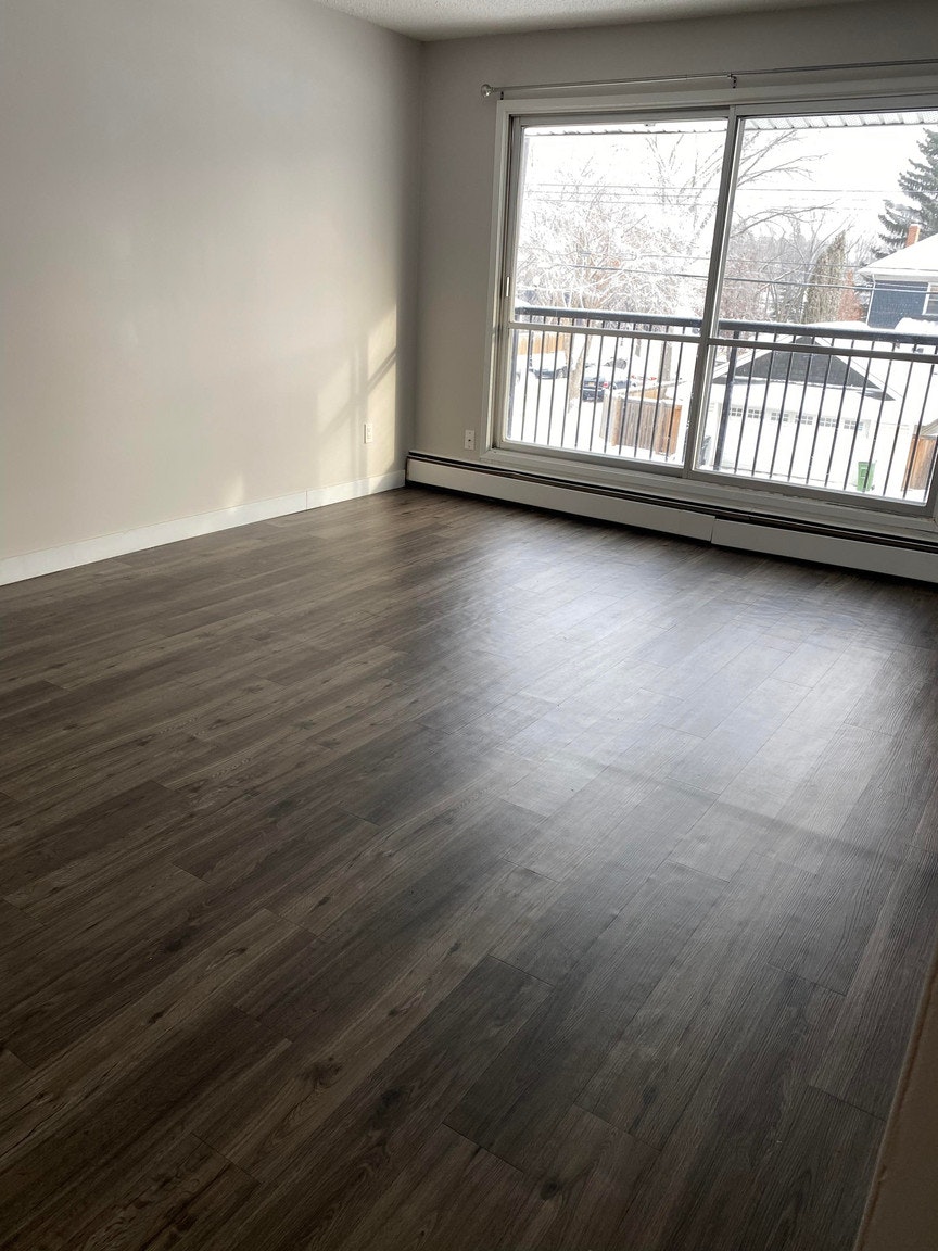 38-10987 127th Street NW, Edmonton, AB, T5M 0T1 - 3