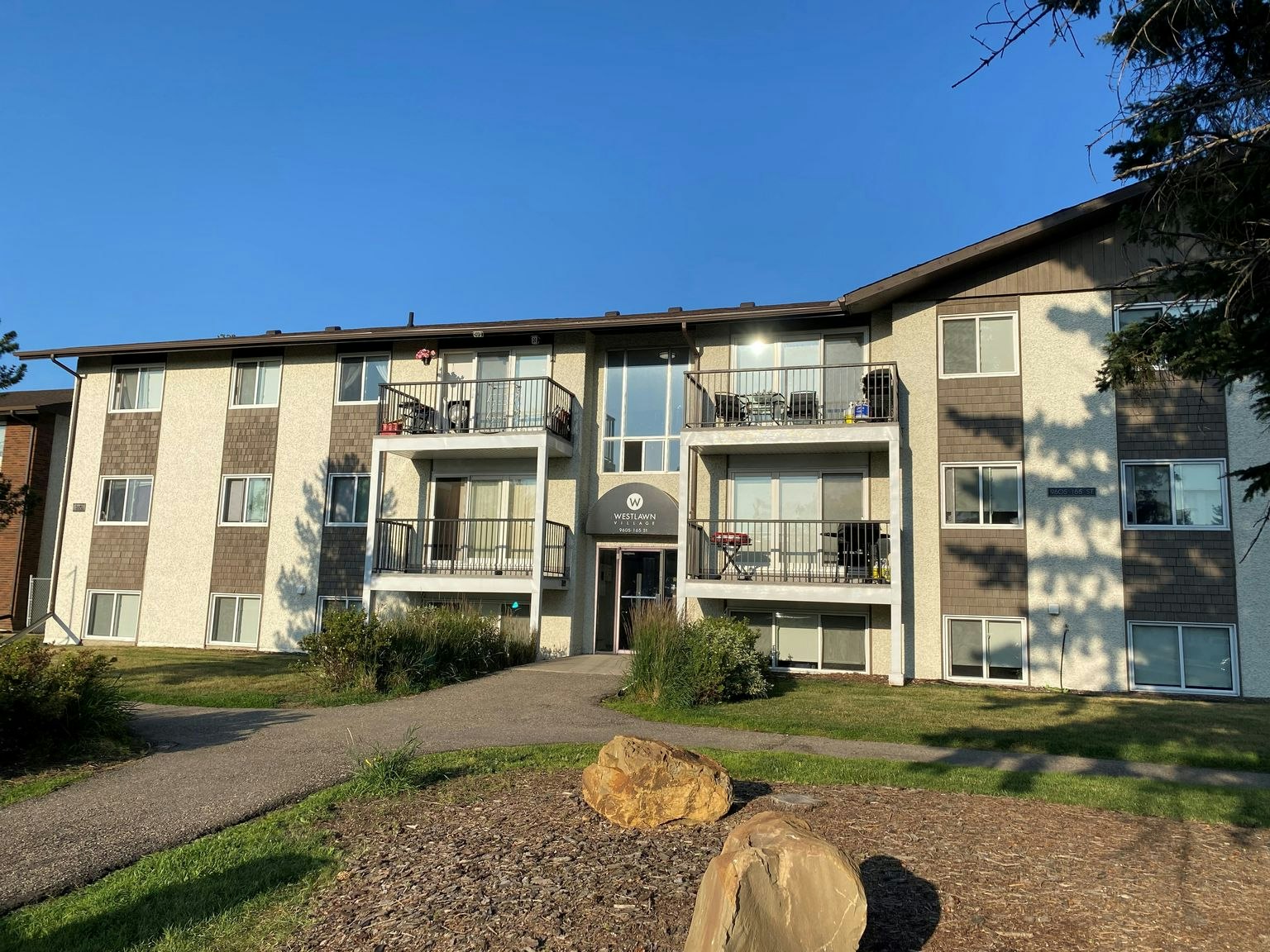 A106-9535 165 Street NW, Edmonton, AB, T5P 3S5