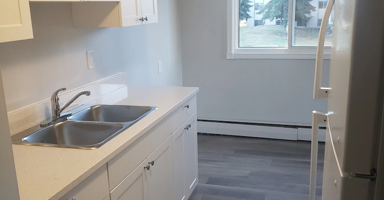 B104-9535 165 Street NW, Edmonton, AB, T5P 3S5