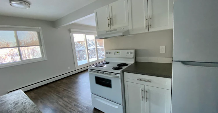 B205-9535 165 Street NW, Edmonton, AB, T5P 3S5 - 2