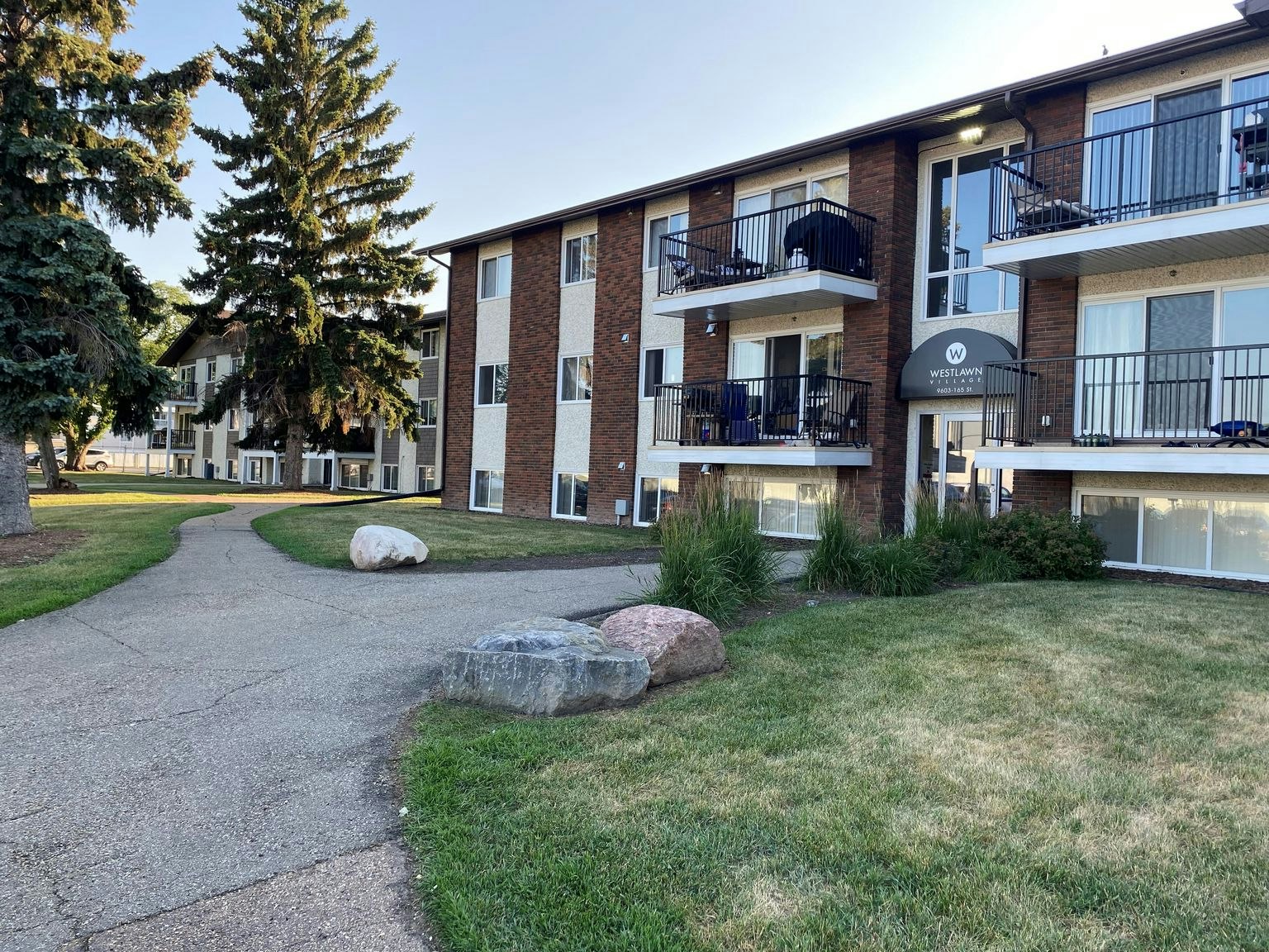 B308-9535 165 Street NW, Edmonton, AB, T5P 3S5 - 2