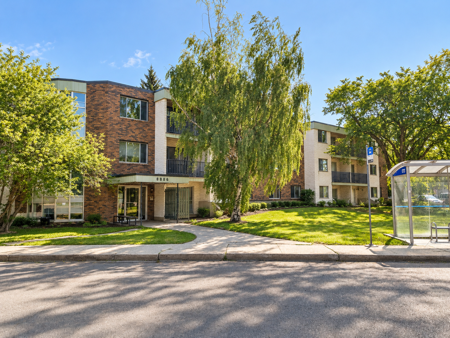 A15-4007 108th Street NW, Edmonton, AB, T6J 2L5