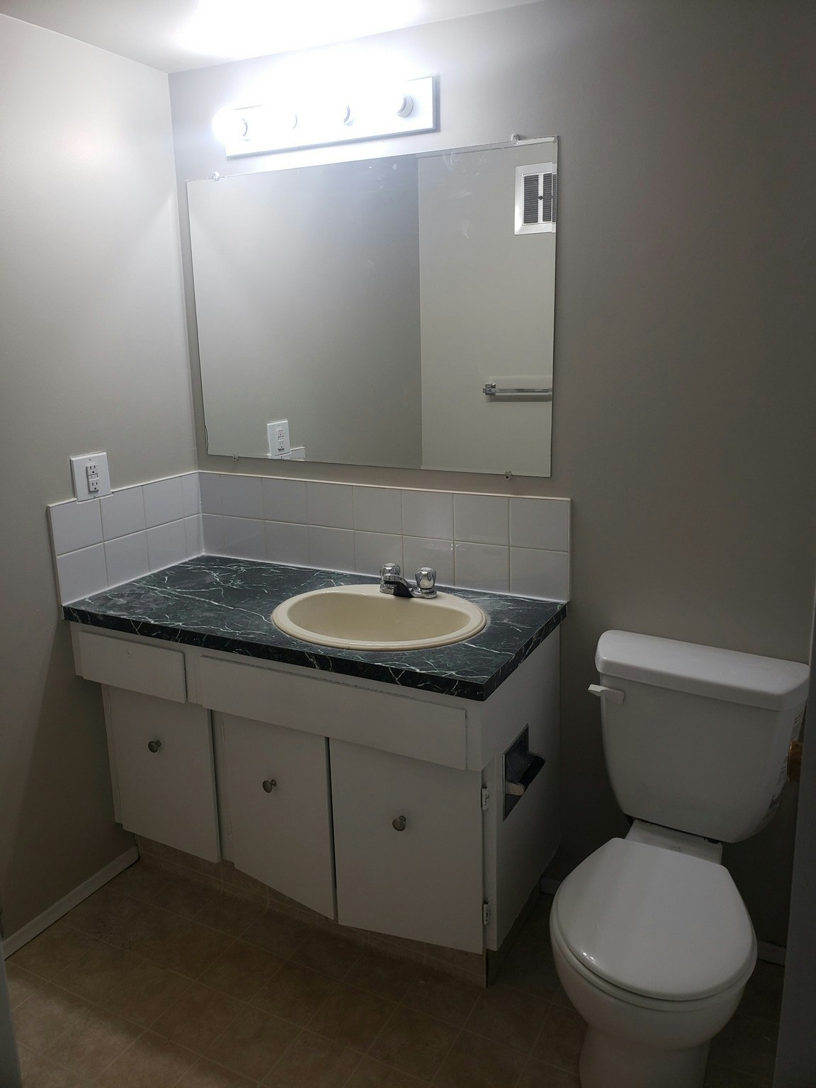 A42-4007 108th Street NW, Edmonton, AB, T6J 2L5 - 3