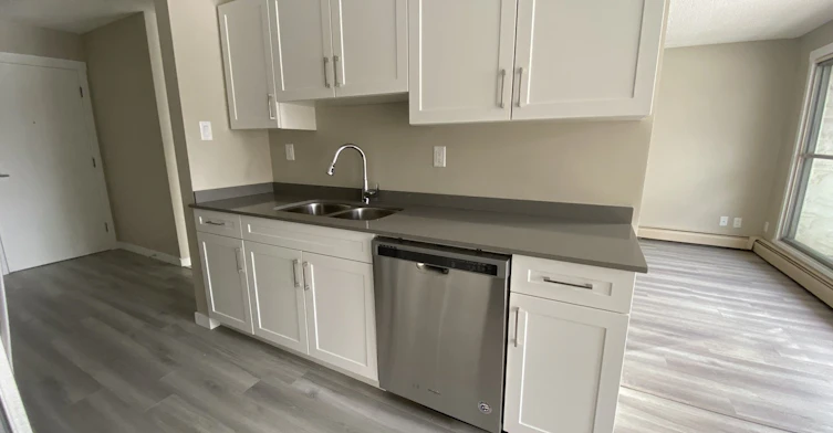 B64-4007 108th Street NW, Edmonton, AB, T6J 2L5 - 9