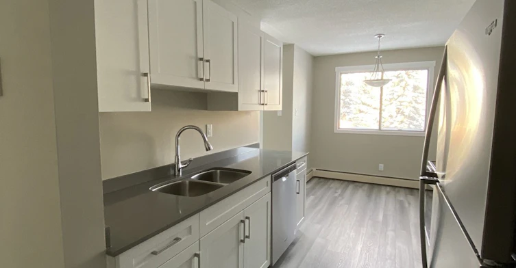 B64-4007 108th Street NW, Edmonton, AB, T6J 2L5 - 7