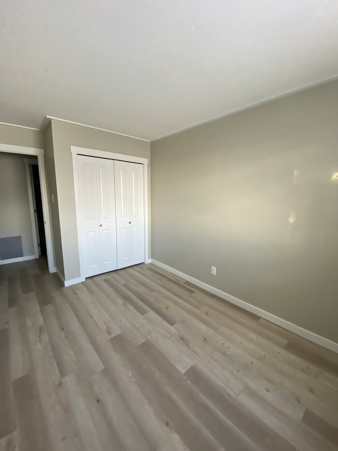 B48-4007 108th Street NW, Edmonton, AB, T6J 2L5 - 3