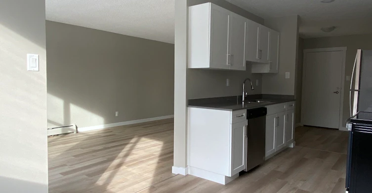 D146-4007 108th Street NW, Edmonton, AB, T6J 2L5 - 2