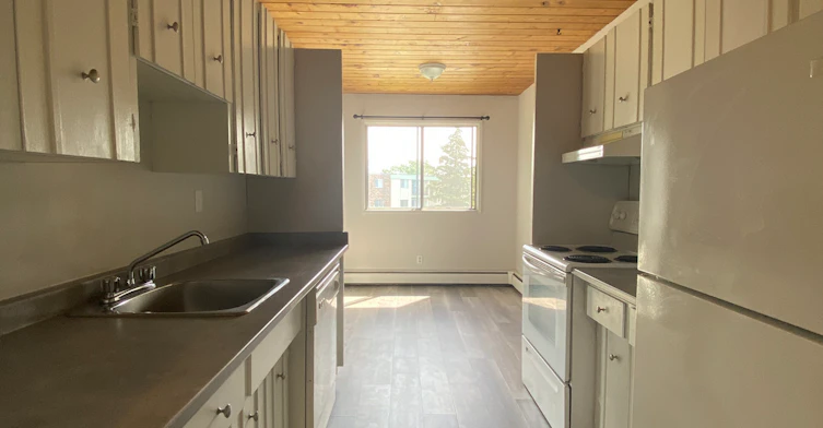 D160-4007 108th Street NW, Edmonton, AB, T6J 2L5 - 3