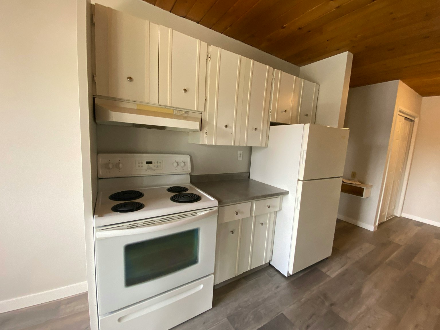 D160-4007 108th Street NW, Edmonton, AB, T6J 2L5