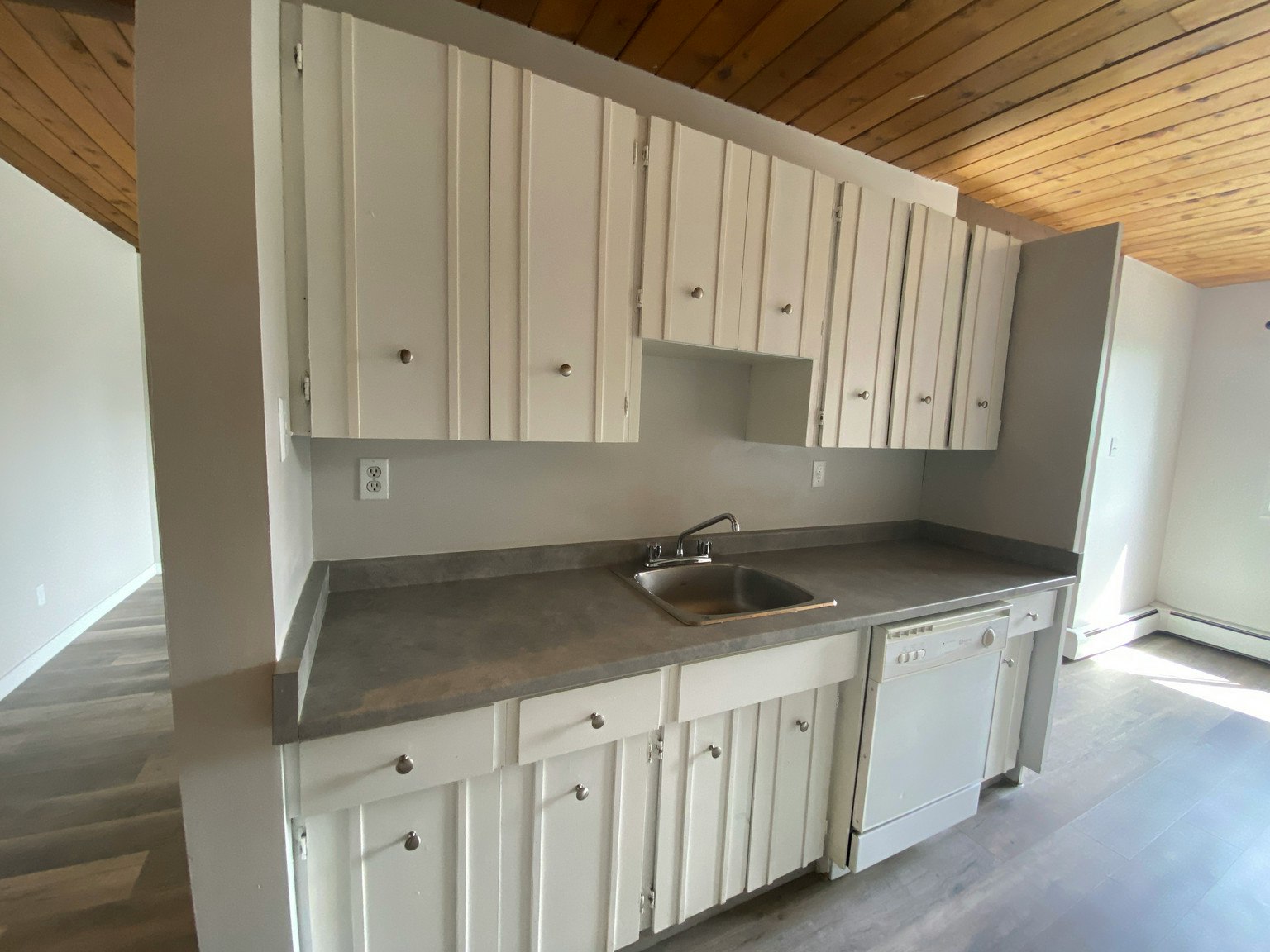 D160-4007 108th Street NW, Edmonton, AB, T6J 2L5 - 2