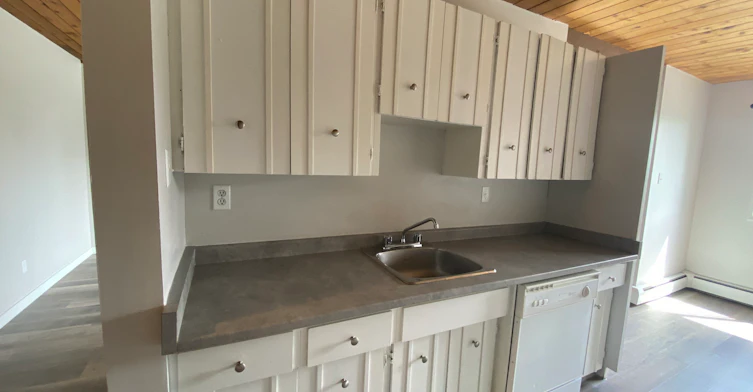 D160-4007 108th Street NW, Edmonton, AB, T6J 2L5 - 2