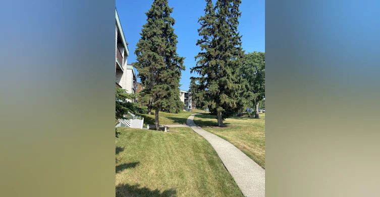 D160-4007 108th Street NW, Edmonton, AB, T6J 2L5 - 5