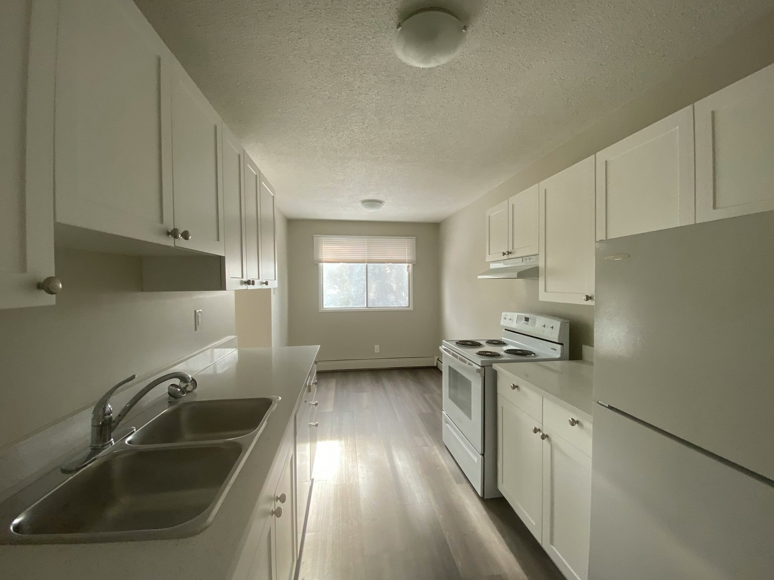 D162-4007 108th Street NW, Edmonton, AB, T6J 2L5 4