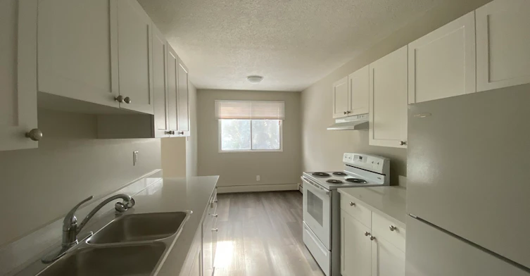 D162-4007 108th Street NW, Edmonton, AB, T6J 2L5 - 4
