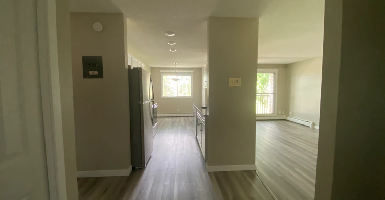 D162-4007 108th Street NW, Edmonton, AB, T6J 2L5