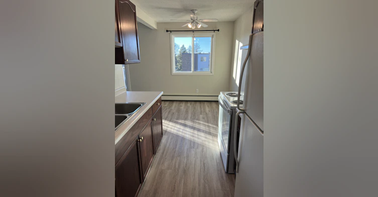 4024 114 Street, Edmonton, AB, T6J 1M6 - 2
