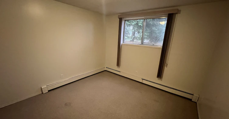 4024 114 Street, Edmonton, AB, T6J 1M6 - 5