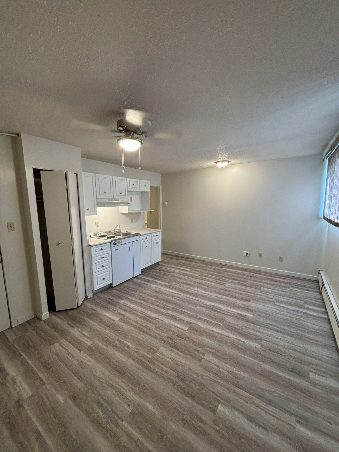 1-4024 114 Street, Edmonton, AB, T6J 1M6