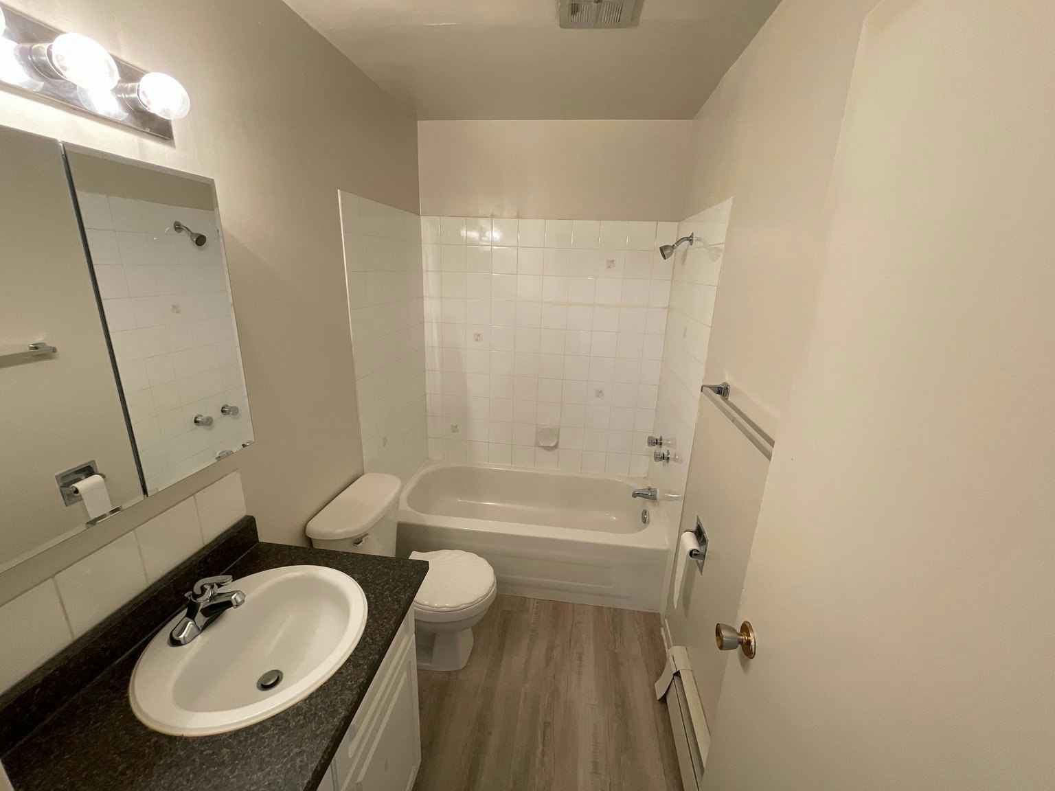101-4024 114 Street, Edmonton, AB, T6J 1M6 - 5