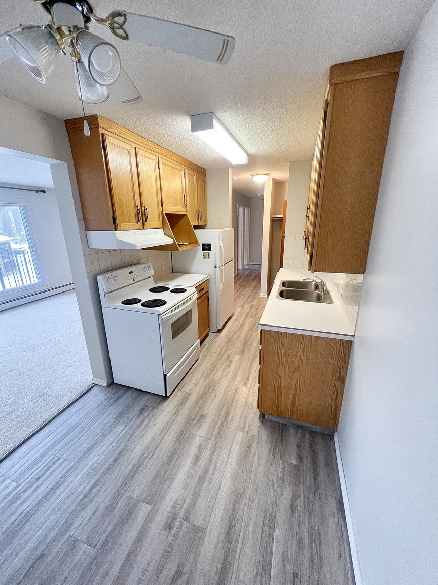 5206 53 Street, Wetaskiwin, AB, T9A 1R6 - 2
