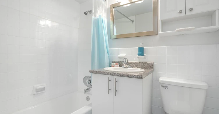 2500 Benny Rue Crescent, Montréal, QC, H4B 2P9 - 9