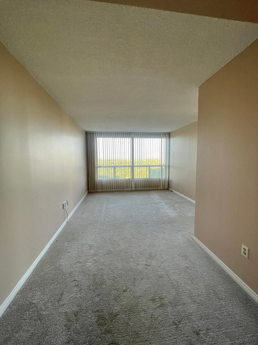 7 Concorde Place, Toronto, ON, M3C 3N4 - 3