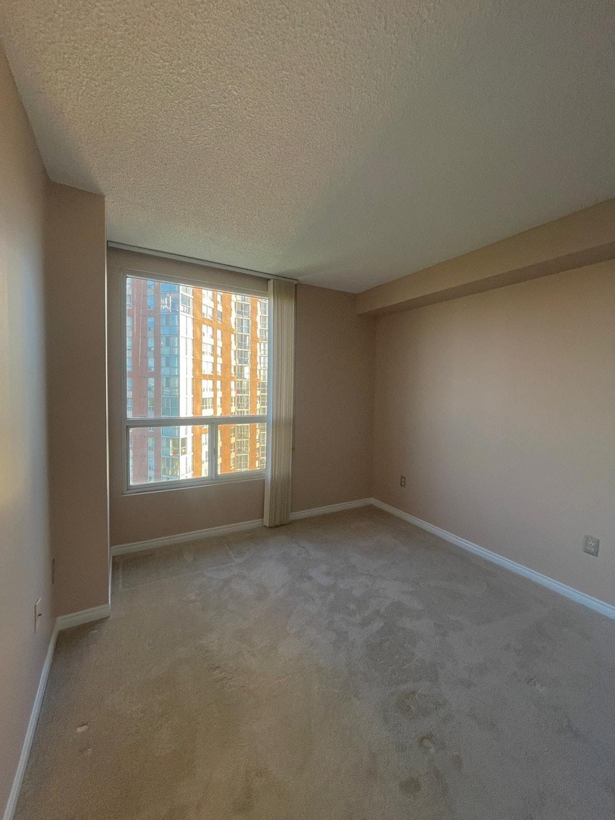 7 Concorde Place, Toronto, ON, M3C 3N4 - 5