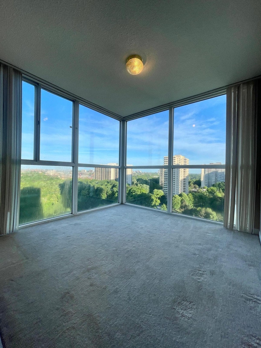 7 Concorde Place, Toronto, ON, M3C 3N4 - 7
