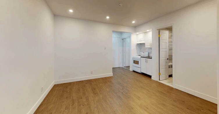 8-2645 Bercy Rue, Montréal, QC, H2K 2V9 - 2