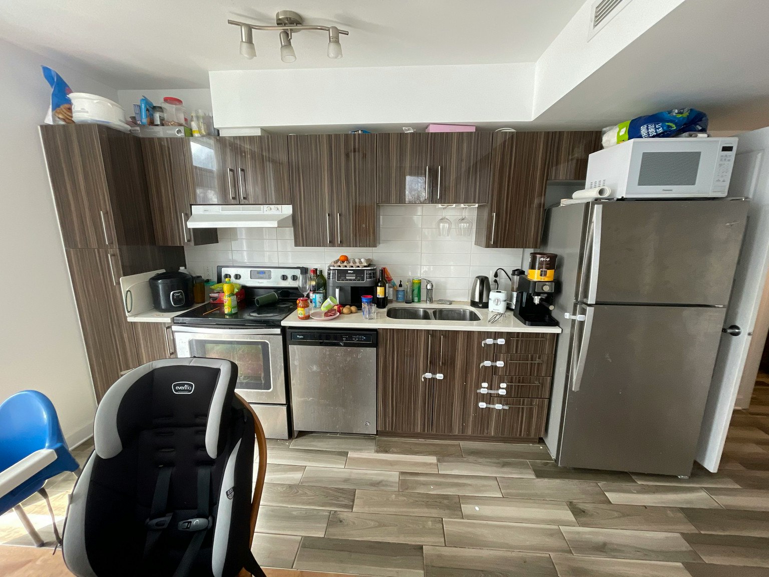 211-7070 Cote Saint Luc Road, Côte-Saint-Luc, QC, H4V 1J4