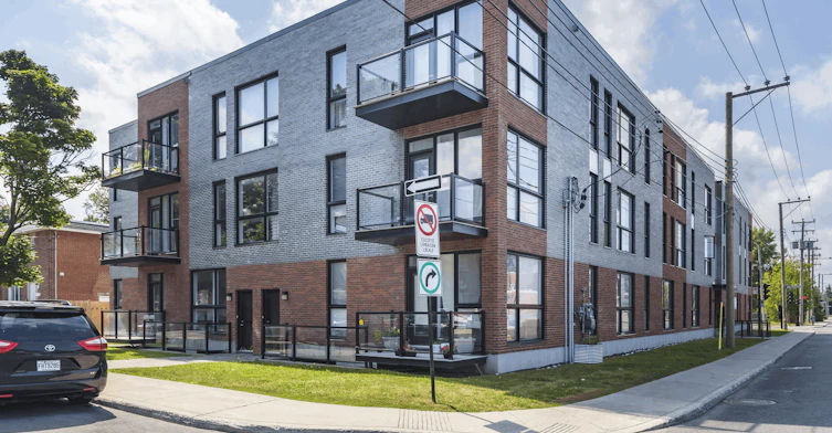 402-7070 Cote Saint Luc Road, Montréal, QC, H4V 1J4